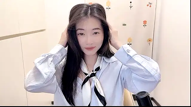 Rosalind xixi online show from October 28, 1:50 pm