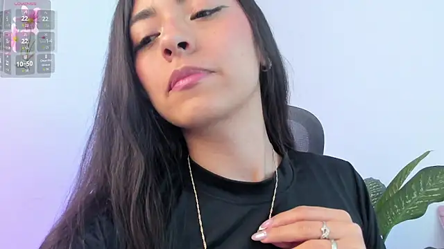 canelleGarces online show from March 25, 6:11 pm