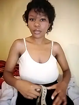 Seductive Yellow Titties online show from November 16, 8:38 am