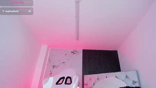 chloesagee online show from September 28, 11:54 pm