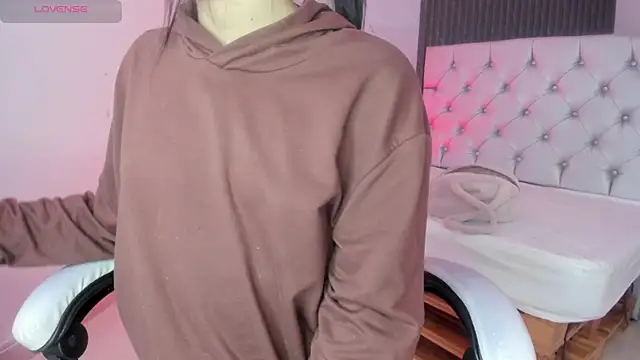 chloesagee online show from January 7, 11:08 pm