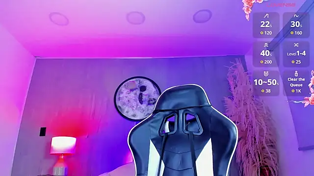 luccia smith online show from March 15, 2:24 am