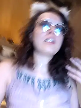 marijacucu online show from April 18, 9:15 pm