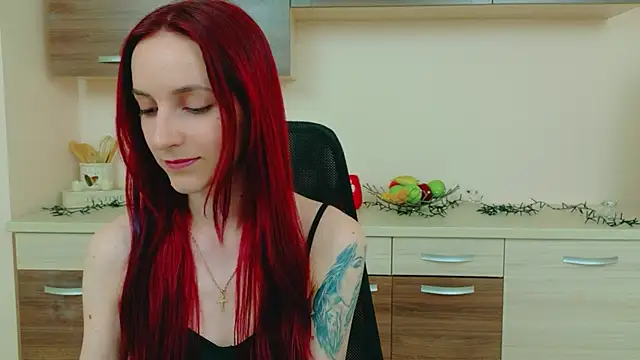 Julia Jae online show from May 7, 6:39 am