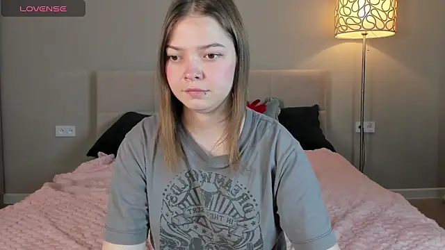 patriciapink online show from April 10, 9:37 am