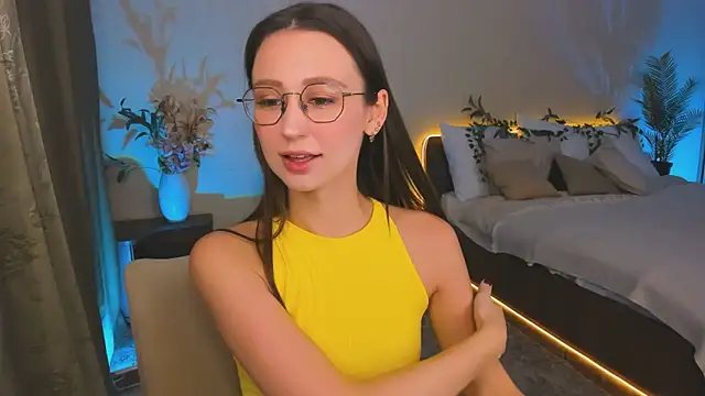 YourLovellyStory online show from September 19, 5:23 pm