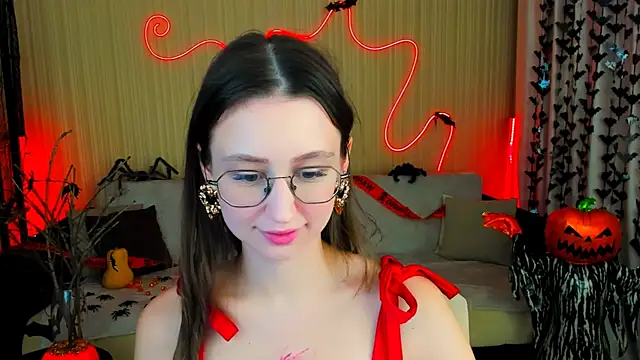 YourLovellyStory online show from October 28, 4:46 pm