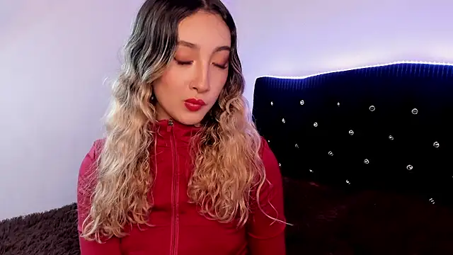 LauMiller online show from December 14, 12:38 am