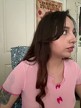 CharmingMaddie online show from April 16, 10:01 pm