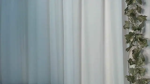 angelainparis28 online show from November 9, 6:42 am