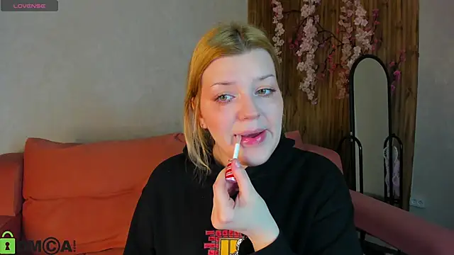 Michele Greenn online show from March 25, 1:11 am