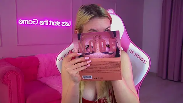 StacyEvances online show from November 17, 6:30 pm