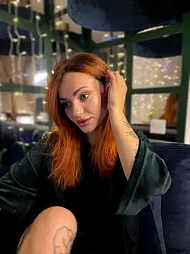 SaraLow online show from October 28, 1:11 am