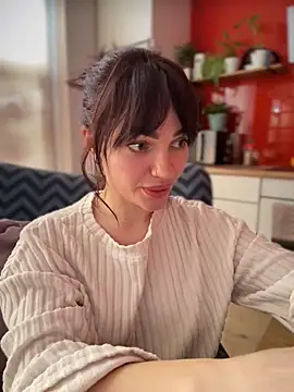 SaraLow online show from February 16, 1:33 pm