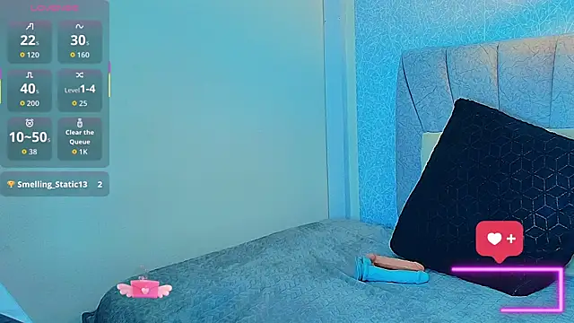 Aly Smith  online show from November 27, 12:30 pm