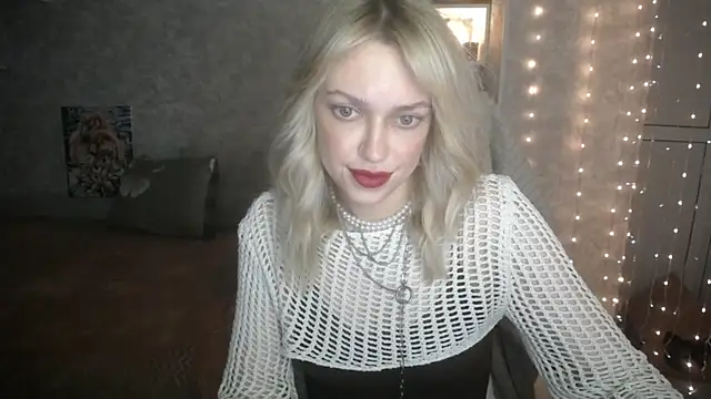 Snapshot of NickyAdamidi chatting on October 4, 3:49 pm NickyAdamidi online show from October 4, 3:49 pm