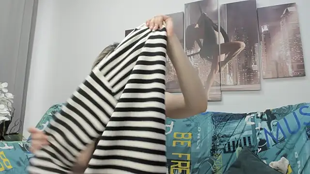 Sunny Sammy online show from December 1, 1:09 am