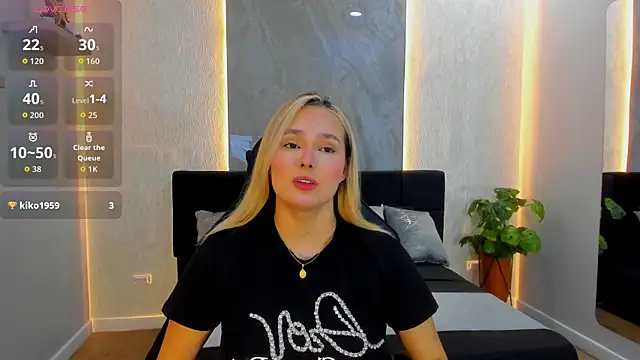 Emmaa white  online show from June 5, 5:30 pm