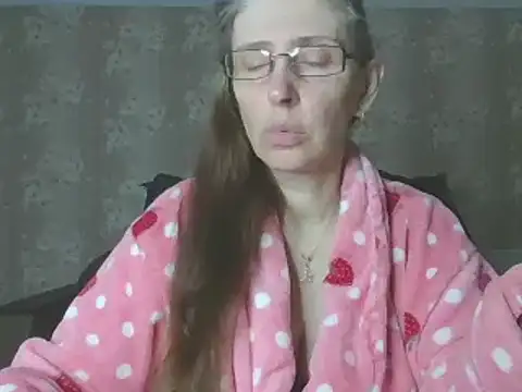 CandiCole online show from April 18, 6:49 am