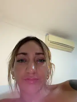 Ninabigtitied online show from February 14, 3:03 pm