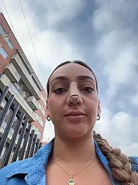 Ninabigtitied online show from April 14, 12:16 pm