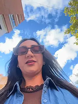 Ninabigtitied online show from October 26, 10:43 am