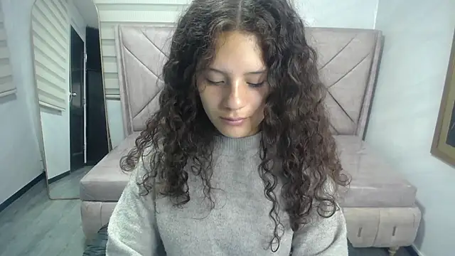 Velvet Moon V online show from September 29, 1:16 pm