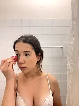 Snapshot of varBia1 chatting on September 14, 1:53 pm varBia1 online show from September 14, 1:53 pm