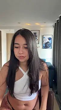 Lily June online show from April 18, 7:51 pm