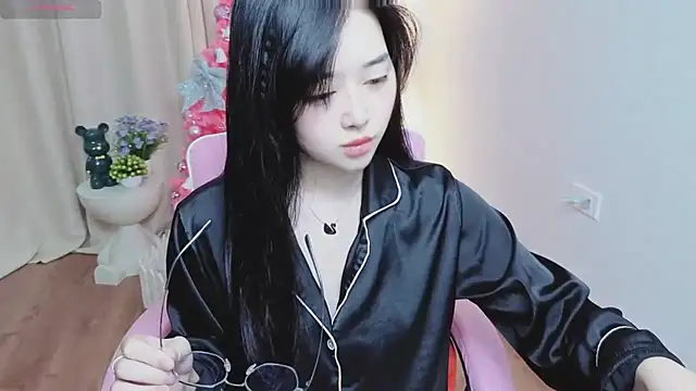 Miu-999 online show from December 22, 9:45 am