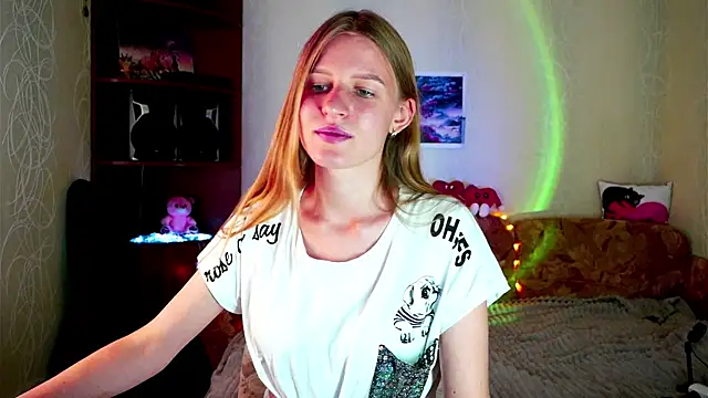 Snapshot of Luntryy chatting on October 7, 10:30 am Luntryy online show from October 7, 10:30 am