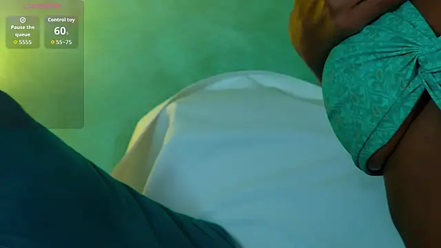 Snapshot of Izzie_Sugar chatting on October 3, 7:08 pm Izzie Sugar online show from October 3, 7:08 pm