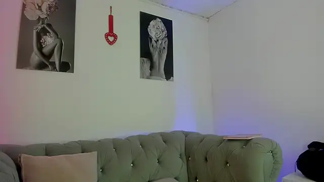 Jade rey  online show from December 18, 3:11 am