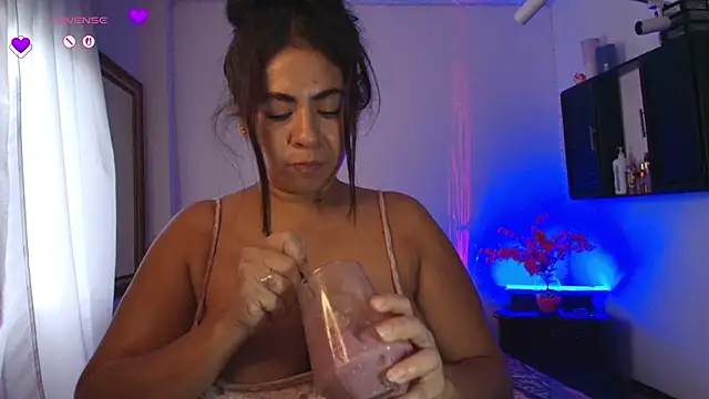 samanthahut1 online show from October 27, 8:58 pm