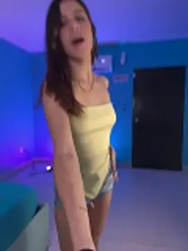 alejandrodolls online show from February 21, 9:04 pm