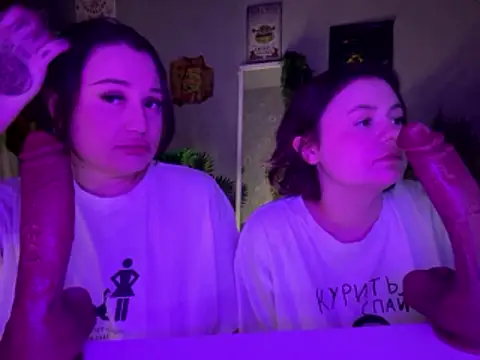 MoonIvy  online show from January 11, 6:46 pm