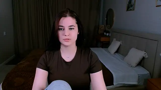 lil angel  online show from April 5, 10:31 pm