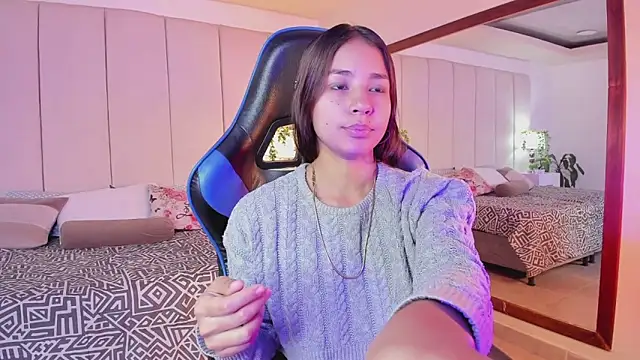 mia rousse25 online show from December 15, 12:54 pm