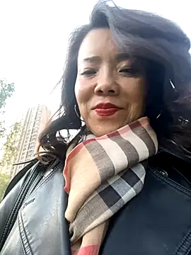 anna yngs online show from November 2, 8:07 am