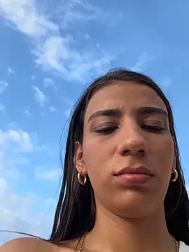 -juicy  online show from November 3, 9:41 pm