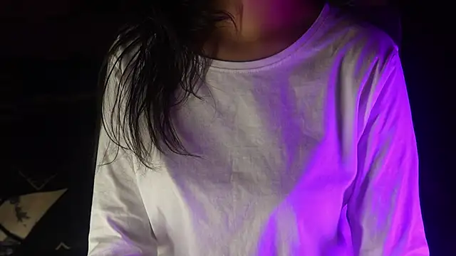 NidhiChandra online show from November 6, 1:28 pm