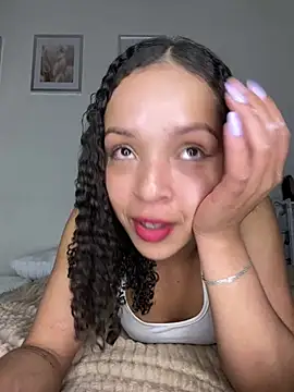 Yasmin777  online show from March 19, 11:20 pm