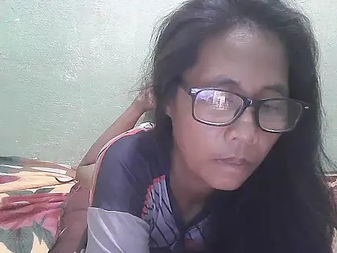 Snapshot of HotLadyPinay32 chatting on October 19, 8:55 pm HotLadyPinay32 online show from October 19, 8:55 pm