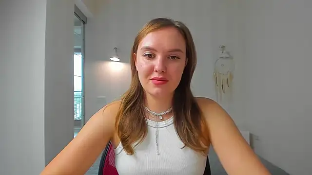 Snapshot of EmmaNorman chatting on September 25, 12:15 pm EmmaNorman online show from September 25, 12:15 pm