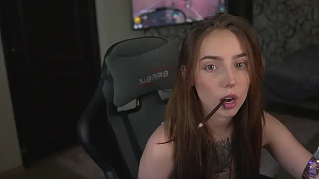 Snapshot of lis_silver chatting on September 17, 2:59 pm lis silver online show from September 17, 2:59 pm