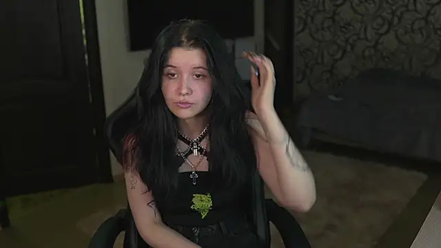 Snapshot of lis_silver chatting on October 12, 3:58 pm lis silver online show from October 12, 3:58 pm