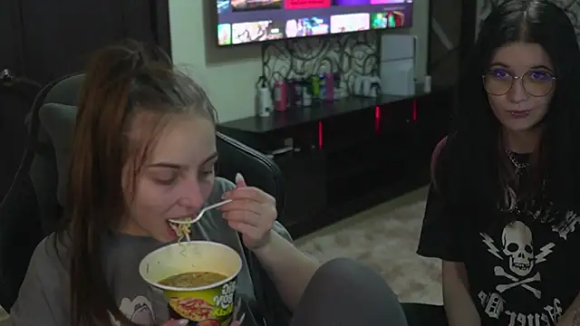 Snapshot of lis_silver chatting on October 14, 3:36 pm lis silver online show from October 14, 3:36 pm