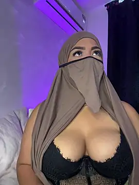 thaira aly online show from April 7, 9:39 pm