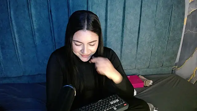 Megara 25 online show from July 15, 4:22 pm