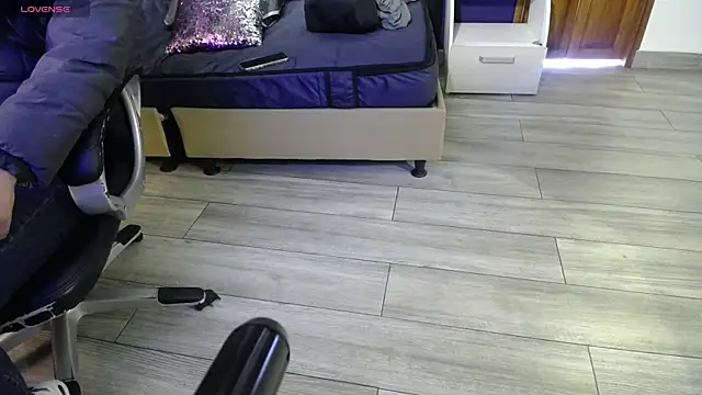 Megara 25 online show from July 24, 3:54 pm